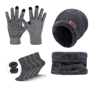 <span class=keywords><strong>Ensemble</strong></span> <span class=keywords><strong>bonnet</strong></span>, écharpe, gants tactiles et bandeau en acrylique tricoté avec pompon <span class=keywords><strong>pour</strong></span> <span class=keywords><strong>femme</strong></span>, personnalisable, idéal <span class=keywords><strong>pour</strong></span> l'hiver en extérieur - Vente en gros - Product Image 6
