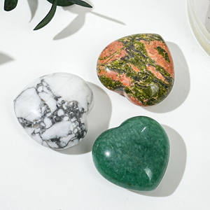 بيع بالجملة للحرف الكريستالية المنحوتة على شكل قلب من الحجر الطبيعي، 30 مم، منحوتات كريستالية صغيرة على شكل قلب للديكور - Product Image 3