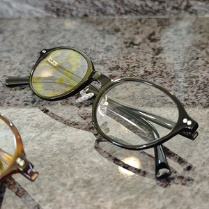 Gafas ópticas de acetato de moda con frente de clavo y almohadilla de inserción Marcos de anteojos de brazo - Product Image 4