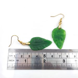 Boucles d'oreilles en pierre précieuse de jade, bijoux en or 18k, vert naturel, sculpté, forme de goutte, vintage, nouveaux designs, tendance - Product Image 4