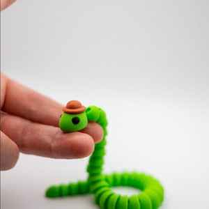 Mini Serpent Articulé Imprimé en 3D en PLA, Anti-stress, Cadeau Unique pour Anniversaire et Fêtes, Décoration Animale - Product Image 3