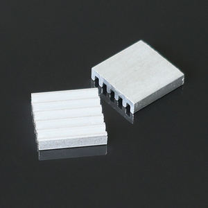 ฮีทซิงค์อะลูมิเนียมบางพิเศษ 13*13*<span class=keywords><strong>3</strong></span> มม. สำหรับเมนบอร์ดทั่วไป ชิ้นส่วนไอซีขนาดเล็ก และกาวติดแน่นแบบหลวมสำหรับการถ่ายเทความร้อน - Product Image 4