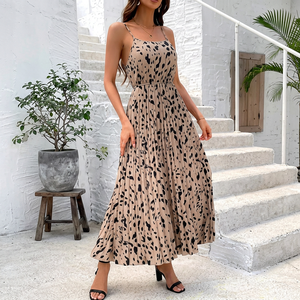 Ropa al por mayor para mujer: Tops nuevos de marca, vestidos surtidos, fardos a granel de ropa usada, ropa con etiqueta cortada, ropa en stock. - Product Image 1