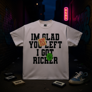 T-shirt Grafica 'I'm Glad You Left' da Uomo, Vestibilità Aderente, Streetwear, Girocollo, Manica Corta, 100% Cotone Jersey, Stampa Frontale con Motivo a Lettere - Product Image 2