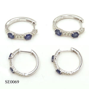 Pendientes de oro blanco de 14 quilates con zafiro (ovalado) de 0,97 quilates y diamante blanco (redondo) de 0,27 quilates - Product Image 3