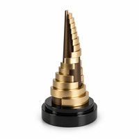 Trophée sportif personnalisé en métal Groove avec figurine dorée et cadre anthracite, récompense écologique imprimée UV
