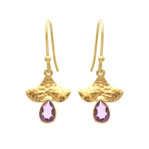 Boucles d'oreilles en laiton plaqué or avec améthyste, bijoux pour femme pour le bureau, finition martelée - Product Image 1