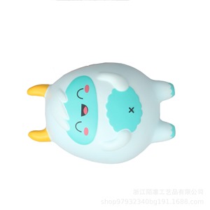 Juguete Antiestrés de Espuma de Poliuretano con Diseño de Monstruo Pequeño, Decoración Navideña, Regalo - Product Image 2
