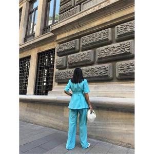 Conjunto de Chaqueta y Pantalón Azul de Manga Corta para Mujer con Detalle de Lazo - Product Image 6