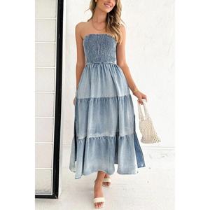 Robe pour femme sur mesure OEM de haute qualité, en tissu denim décontracté, sans bretelles, sans manches, avec smocks et volants superposés, design tendance - Product Image 5