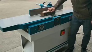 Raboteuse de table 300 mm 2,2 kW pour le travail du bois avec tête de coupe droite et moteur, machine à niveler et à dégauchir le bois - Product Image 3