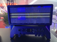 Pro COLOR STRIKE M con clasificación IP65, compatible con Artnet, Seetronic True 1 en 1 y DMX de 3 o 5 pines