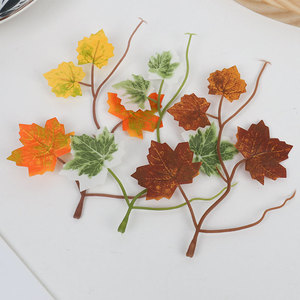 Decoración de Pared con Hojas de Arce Simuladas, Guirnalda de 10cm-30cm, Plástico, Decoración para Bodas y Hogar - Product Image 3