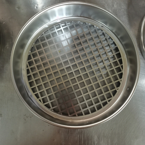 Tamis de test perforé en acier inoxydable 316L de qualité alimentaire 2 mm pour le traitement des aliments et pharmaceutique - Product Image 5