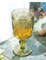 Gobelets en verre rouge solide fantaisie de 10 oz, verres à champagne texturés à motif floral pour la décoration de mariages de luxe