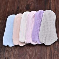 Chaussettes de yoga Pilates personnalisées à 2 orteils pour femmes Chaussettes de compression antidérapantes pour la danse de ballet à la barre à la maison Confortable