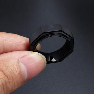 Fábrica Dirce Moda 4 colores 316L anillo de acero inoxidable poligonal Popular anillos baratos para hombres - Product Image 5