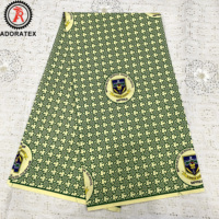 Nouveau design de gros de tissus en polyester avec logo personnalisé imprimés à la cire en usine pour les uniformes scolaires africains de Guinée