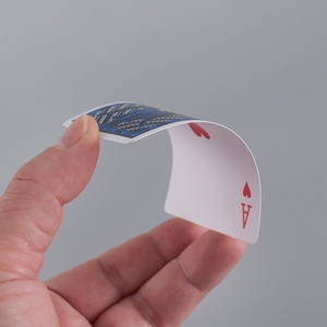 Cartes à jouer en PVC durables en gros pour les activités en dortoir étudiant, les jeux en famille en voyage, les rassemblements sociaux au café - Product Image 3