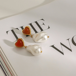 Boucles d'oreilles pendantes en forme de cœur Yueli, plaquées or, pour femmes, à porter au quotidien - Product Image 3