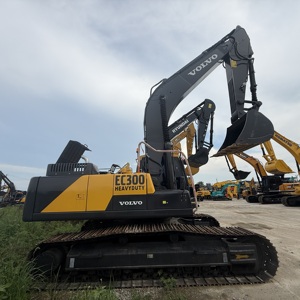 Excavatrice Volvo EC300 d'occasion, modèle 2024, 30 tonnes, équipement de construction lourd, prix bas, bon moteur, engrenages et roulements en bon état - Product Image 2
