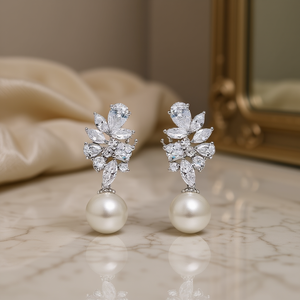 Orecchini Pendenti E3992 in Oro Bianco con Fiore, Cristalli e Strass, Gioielli Classici da Donna per Matrimonio - Product Image 2