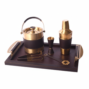 Juego de herramientas de barra de oro PVD que está hecho de acero inoxidable, lo que lo hace resistente y fácil de mantener - Product Image 1