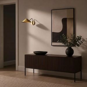 Applique murale conique avec bras courbé, style minimaliste du milieu du siècle, en laiton, élégante, moderne, éclairage décoratif d'intérieur - Product Image 1