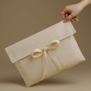 Sac d'emballage en coton biologique certifié GOTS avec logo personnalisé imprimé de haute qualité, rabat anti-poussière, recyclable, pochette cadeau pour bijoux - Product Image 4