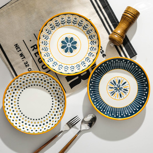 Assiette en céramique de style nordique, peinte à la main, créative et simple pour la maison - Product Image 3
