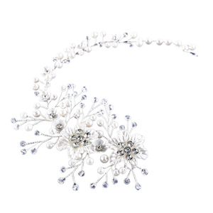 Guirlande de cheveux romantique pour mariée, décorée de fleurs en tissu, de fausses perles et de cristaux transparents, parfaite pour les coiffures de mariage. - Product Image 1