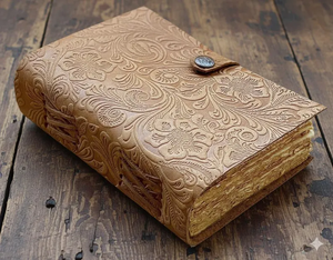 Carnet artisanal en cuir véritable à couverture rigide, papier vintage à bords festonnés, pour artistes, journal de voyage et croquis, gaufré - Product Image 1