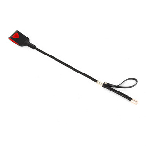 Nuevos juguetes sexuales para adultos, artículo de exportación de gran venta, látigo de cuero en forma de corazón, juguetes de cuero para coqueteo en pareja, para presentaciones en escenario - Product Image 2