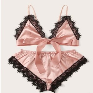 Conjunto de dos piezas de ropa de estar por casa de imitación de seda negra, estilo europeo y americano, a la moda y cómodo, al por mayor. - Product Image 1