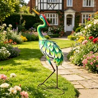 Statue en métal délicate en forme de grue à plumes, hirondelle métallique pour décoration de jardin et de patio extérieur
