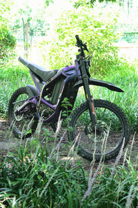 Moto tout-terrain électrique à moteur central haute <span class=keywords><strong>vitesse</strong></span> 72V 3000W >80km/h <span class=keywords><strong>vitesse</strong></span> maximale - Product Image 6