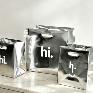 Sacs shopping en carton argenté de luxe personnalisés, logo embossé UV, poignée latérale, emballage pour vêtements, sweats à capuche, chaussures, sous-vêtements - Product Image 4