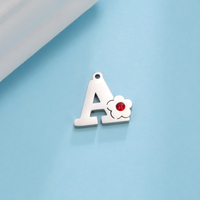 26 lettres initiales nom breloques Alphabet en acier inoxydable breloque fabrication de bijoux en gros collier à faire soi-même bracelet fournitures