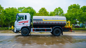Camión Cisterna Dongfeng 4X2 de China con una Capacidad de 12300L, Apto para Lavado de Árboles en Carreteras, Riego y Reducción de Polvo - Product Image 2