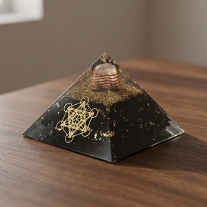 Pyramide d'Orgone en Shungite Faite à la Main, Écologique, 70mm, Pierre Naturelle, Énergie Cristalline pour la Méditation, Décoration d'Intérieur, Noël, Pâques - Product Image 5