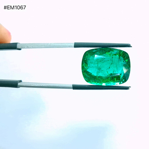 Esmeralda Zambiana de Primera Calidad, Forma Cojín, 17.88CT, Gema Suelta Premium, Color Verde, Claridad Excelente, Para Creaciones de Joyería - Product Image 1