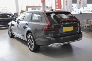 <span class=keywords><strong>Volvo</strong></span> <span class=keywords><strong>V90</strong></span> <span class=keywords><strong>Cross</strong></span> <span class=keywords><strong>Country</strong></span> <span class=keywords><strong>2022</strong></span> B5 AWD Inscription Edition essence, véhicule familial d'occasion à vendre à l'exportation - Product Image 4