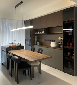 Aparador Moderno de Madera de Lujo con Diseño Curvo Único, Estantes Ajustables, Mueble de Almacenamiento y Exhibición para Sala de Estar o Cocina - Product Image 2