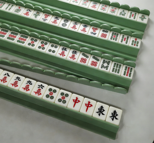 Set di 4 Portamahjong in Legno di Faggio Verde Chiaro di Alta Qualità con Spintori, Colore Personalizzabile - Product Image 4