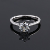 Bague de fiançailles et d'anniversaire classique en argent S925 plaqué or avec moissanite ronde solitaire de luxe et design à six griffes