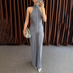 ชุดเดรสทรงเข้ารูปแบบผูกคอ มีจีบและกระดุม เหมาะสำหรับใส่ในตอนเย็น - Product Image 2