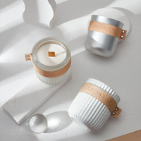 Vente en gros de pots de bougie en céramique verre métal de luxe personnalisés bougie parfumée en cire de soja avec mèche de bougie en bois boîte-cadeau