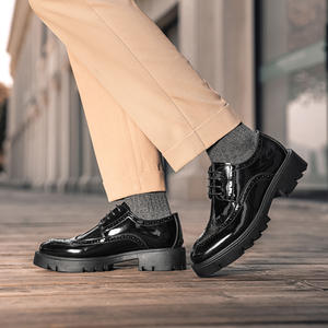 Zapatos de Hombre con Aumento de Altura Invisible de 8 cm, Modelo Brogue, para Bodas y Eventos Formales, de Cuero Charol, 2026 - Product Image 1