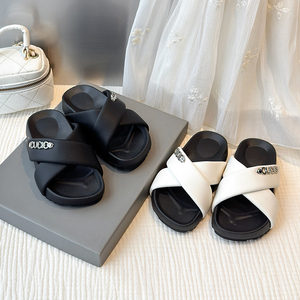 Chaussons souples à enfiler pour enfants, nouveau style designer 2026, chaussures d'intérieur confortables pour garçons et filles, légères et respirantes - Product Image 4
