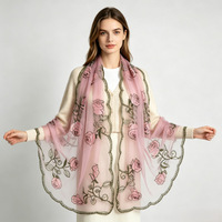 Hijab en tulle brodé de roses à bord festonné pour femmes musulmanes, châle modeste pour mariage, soirée, ou comme couvre-robe de soirée festive